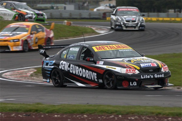 Simon Richards in action at Taupo 